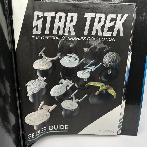 Star Trek StarShips Official Collector Binder With 5 Magazines Including - Picture 2 of 7